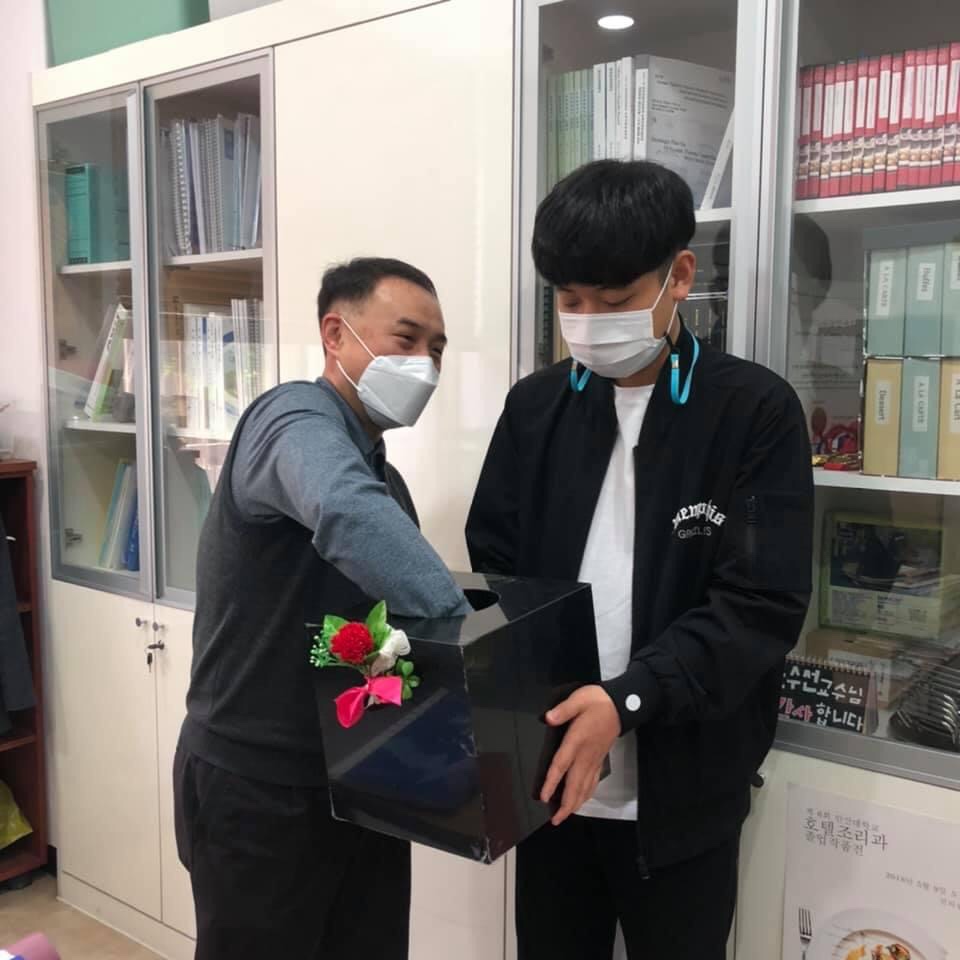 KakaoTalk_20210513_121359735_03.jpg