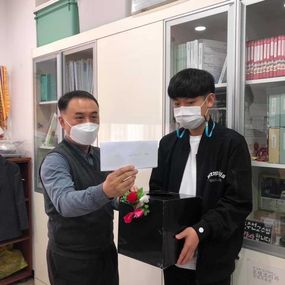 KakaoTalk_20210513_121359735_04.jpg